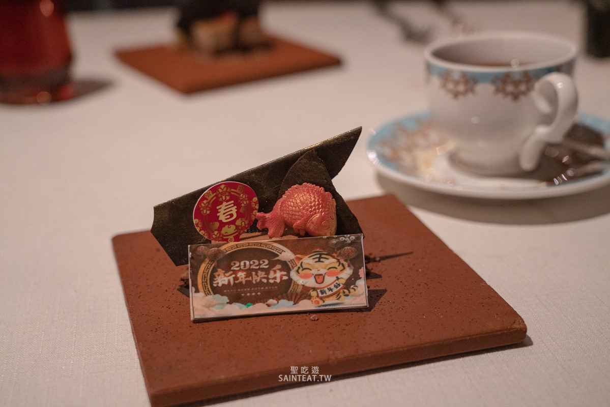 君品酒店雲軒西餐廳牛排吃到飽》1人最低不到 800元就能10oz菲力牛排無限吃！