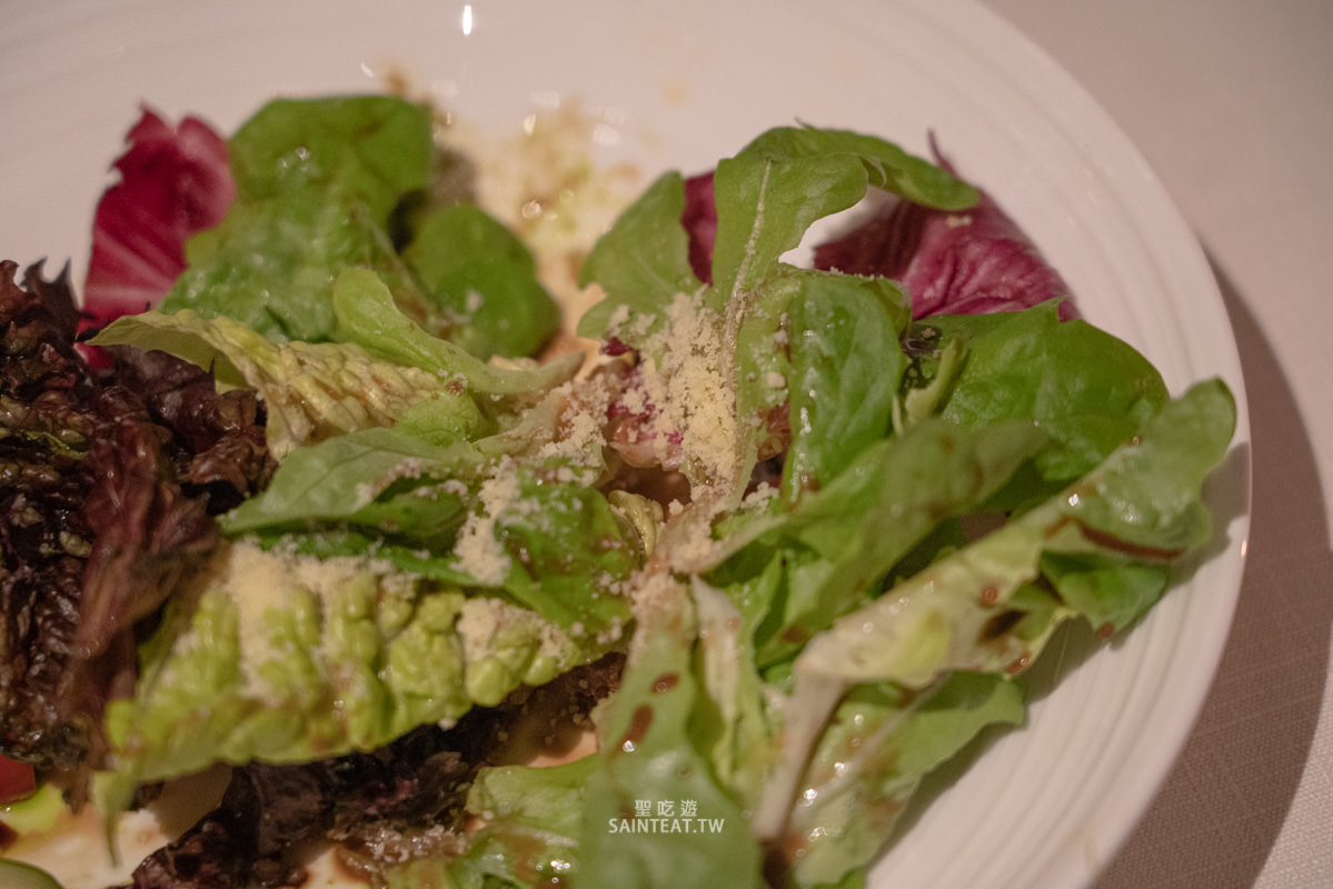 君品酒店雲軒西餐廳牛排吃到飽》1人最低不到 800元就能10oz菲力牛排無限吃！