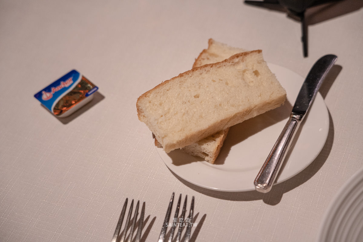 君品酒店雲軒西餐廳牛排吃到飽》1人最低不到 800元就能10oz菲力牛排無限吃！
