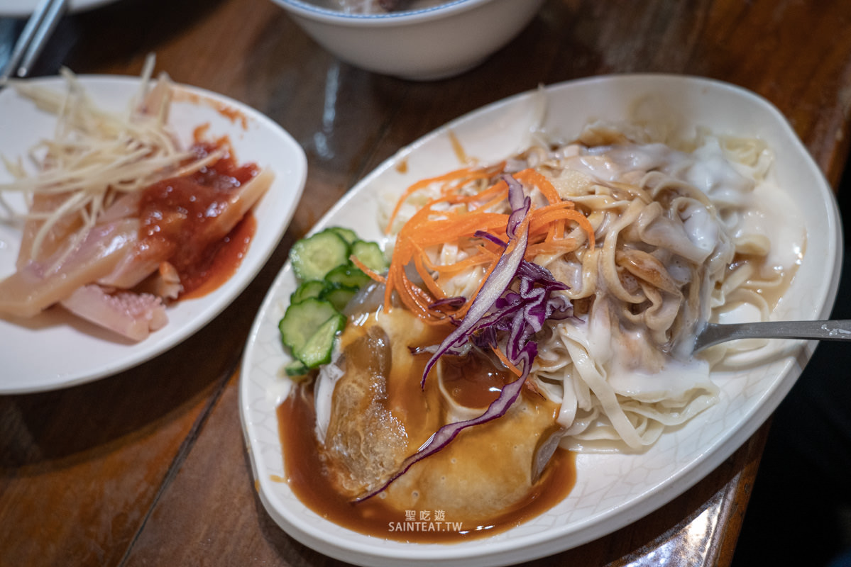南門涼肉圓》嘉義美食之旅一定要吃這家涼肉圓,涼圓好吃~土豆豬腳湯好喝料又超多! - 第7張圖 南門涼肉圓》嘉義美食之旅一定要吃這家涼肉圓,涼圓好吃~土豆豬腳湯好喝料又超多!
