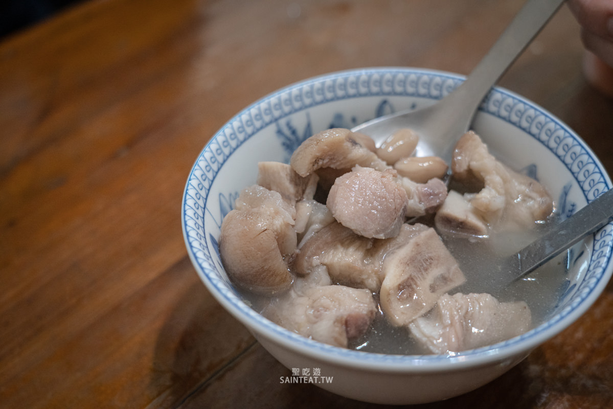 南門涼肉圓》嘉義美食之旅一定要吃這家涼肉圓,涼圓好吃~土豆豬腳湯好喝料又超多! - 第9張圖 南門涼肉圓》嘉義美食之旅一定要吃這家涼肉圓,涼圓好吃~土豆豬腳湯好喝料又超多!