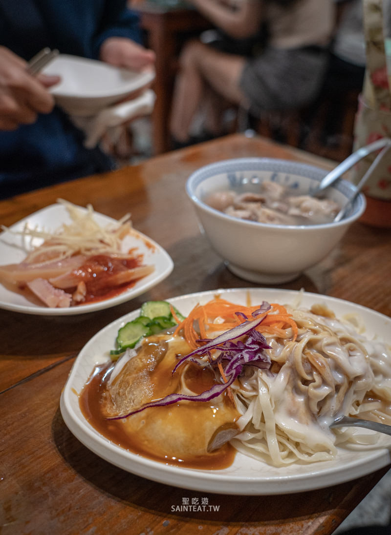 南門涼肉圓》嘉義美食之旅一定要吃這家涼肉圓,涼圓好吃~土豆豬腳湯好喝料又超多! - 第6張圖 南門涼肉圓》嘉義美食之旅一定要吃這家涼肉圓,涼圓好吃~土豆豬腳湯好喝料又超多!