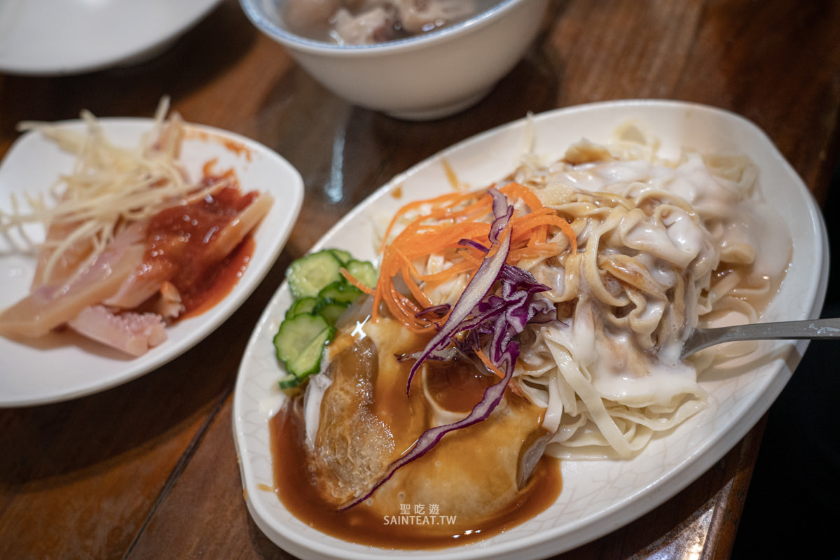 南門涼肉圓》嘉義美食之旅一定要吃這家涼肉圓,涼圓好吃~土豆豬腳湯好喝料又超多! - 第12張圖 南門涼肉圓》嘉義美食之旅一定要吃這家涼肉圓,涼圓好吃~土豆豬腳湯好喝料又超多!