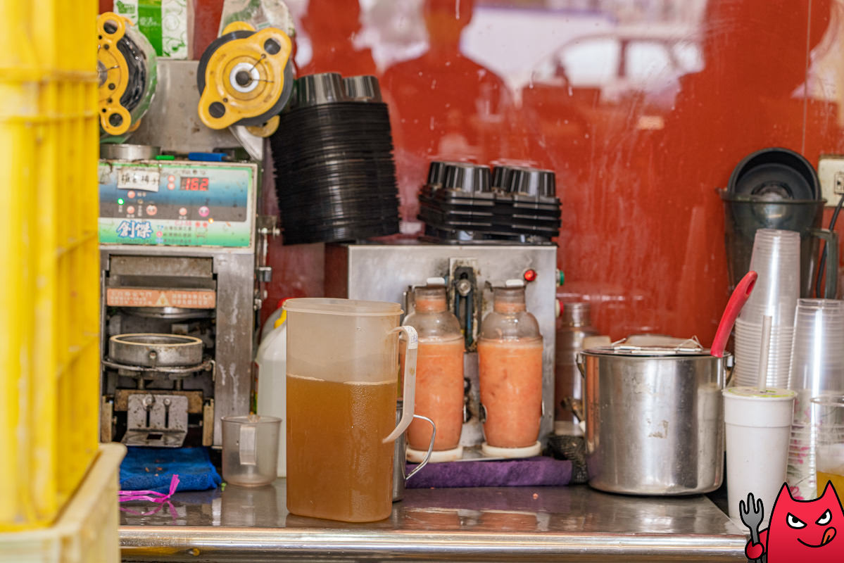 嘉義葡萄柚綠茶》知更鳥巢|滿滿一大杯的葡萄柚果肉,便宜又不用排隊! - 第3張圖 嘉義葡萄柚綠茶》知更鳥巢|滿滿一大杯的葡萄柚果肉,便宜又不用排隊!