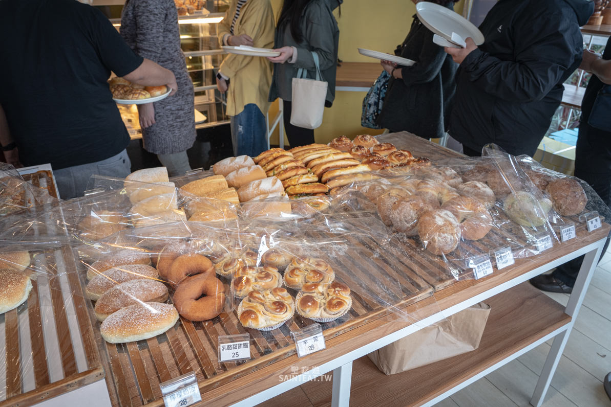 貓尾巴》超熱門大排隊的嘉義美食！俗擱大碗的嘉義甜點店，不要再買泡芙了，該買的是其他甜點！！