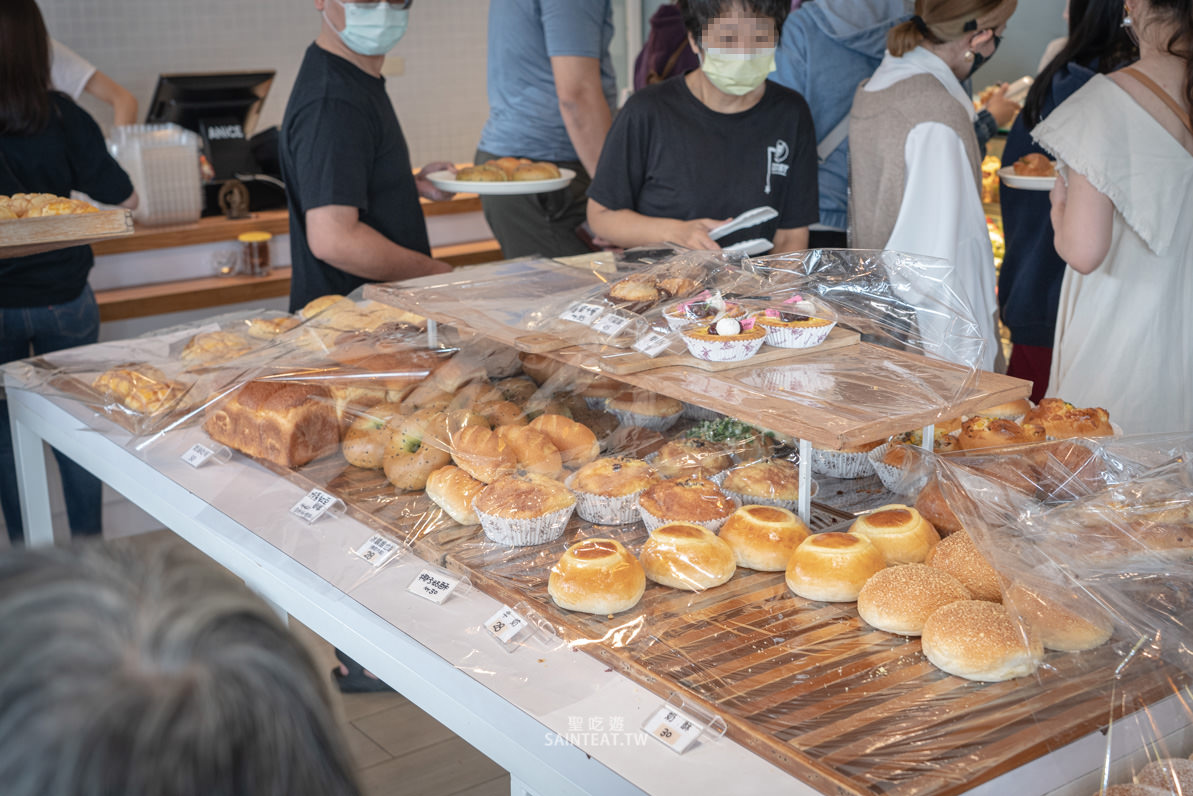 貓尾巴》超熱門大排隊的嘉義美食！俗擱大碗的嘉義甜點店，不要再買泡芙了，該買的是其他甜點！！