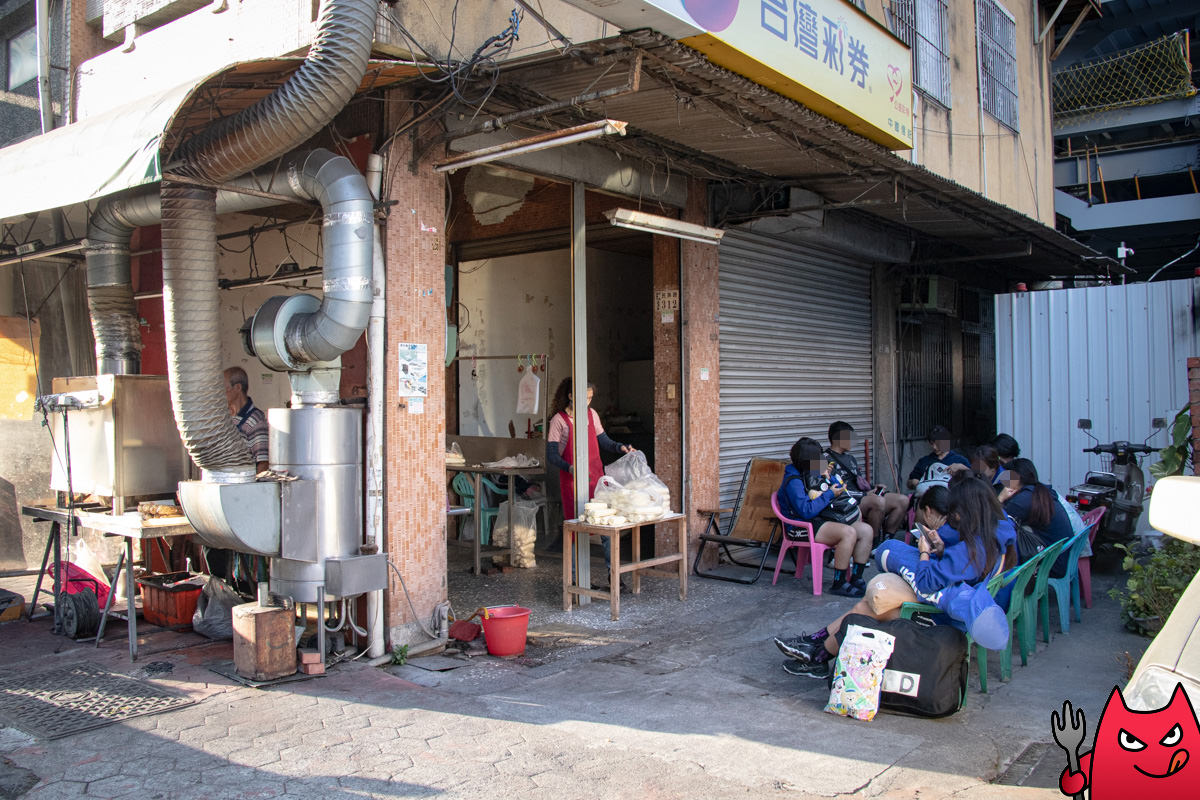 嘉義阿婆烤玉米》要等9小時的玉米，號稱嘉義必吃美食？真的有這麼好吃嗎？有必要排隊嗎？