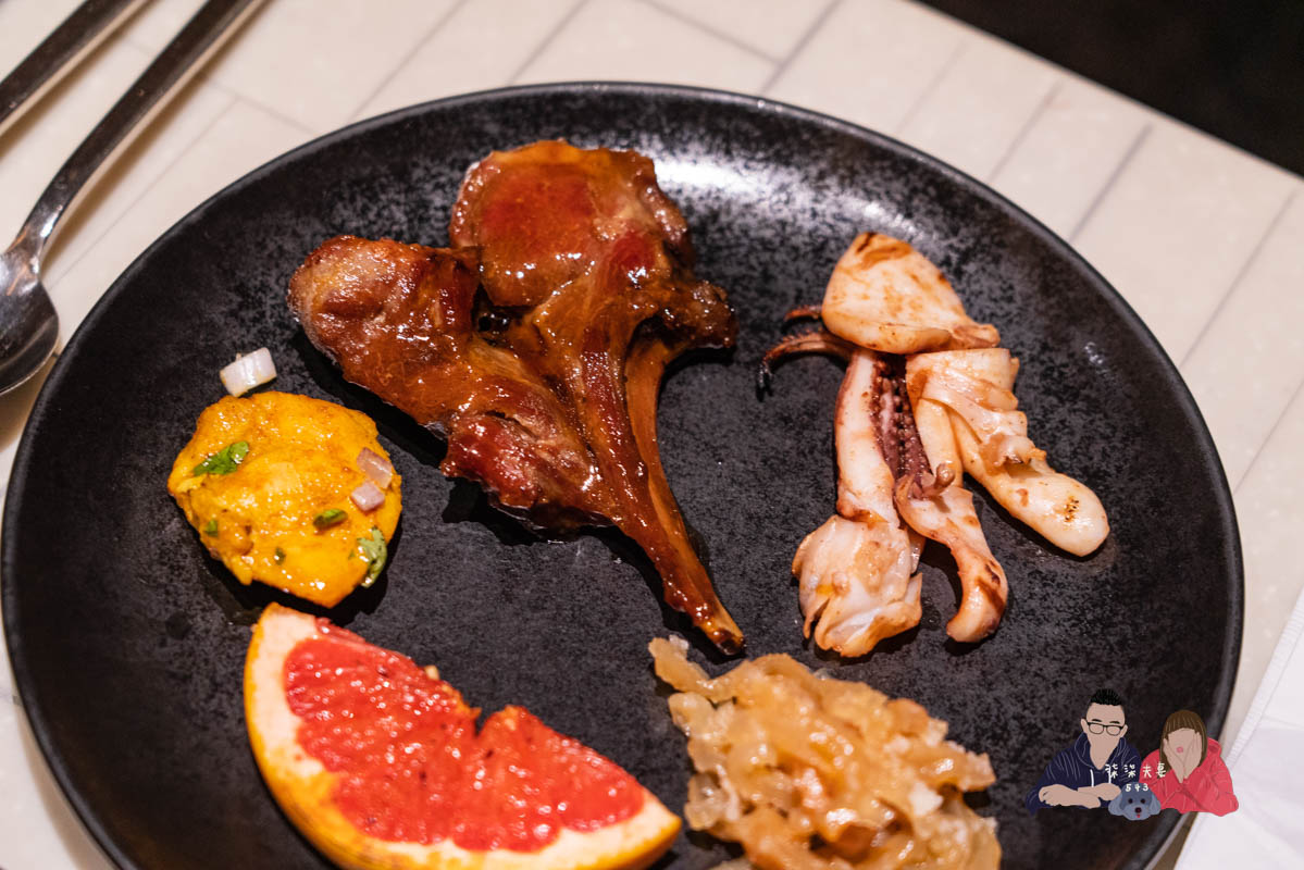 國泰萬怡MJ KITCHEN吃到飽》用61折優惠餐券來吃假日晚餐，難以推薦的自助餐。