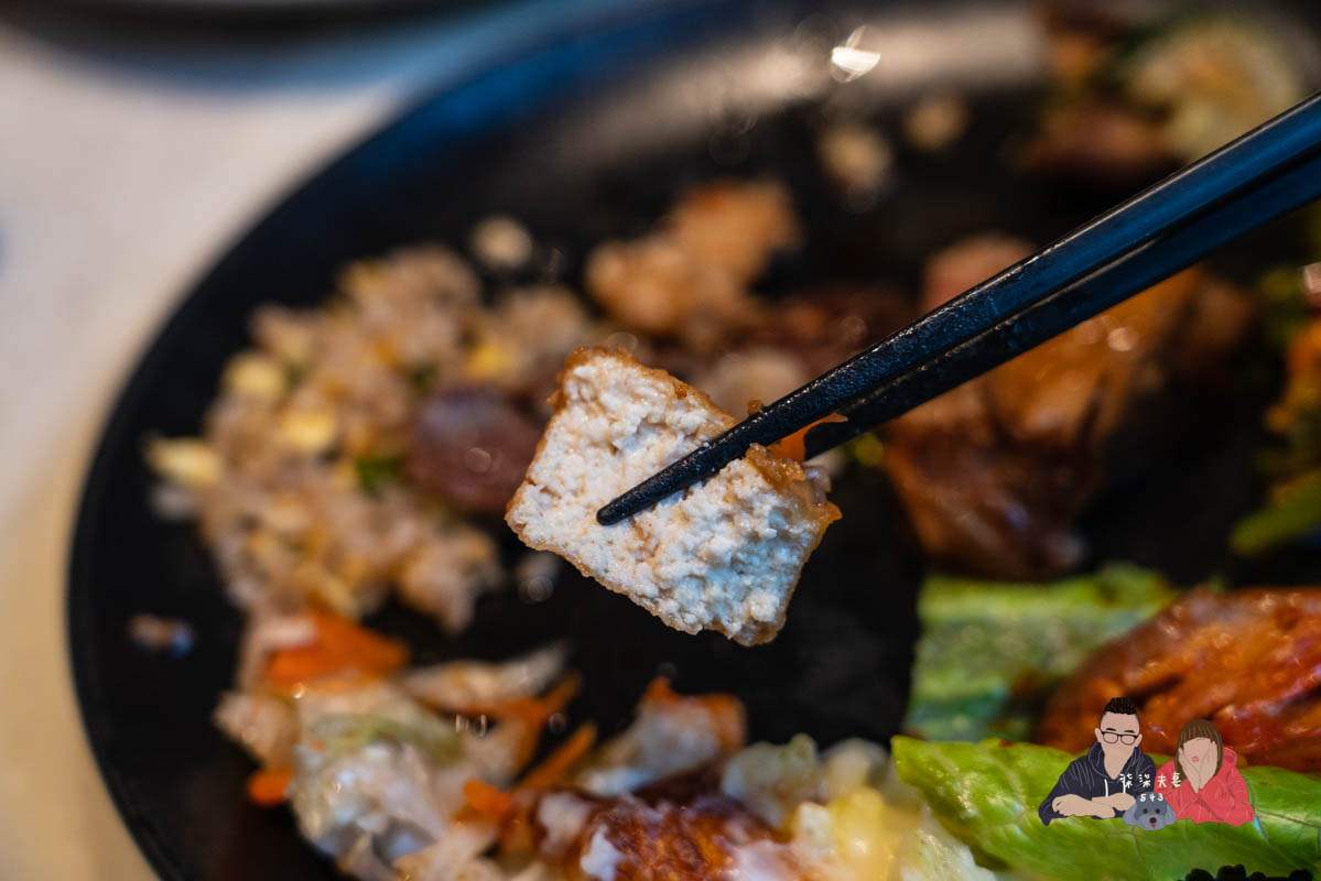 國泰萬怡MJ KITCHEN吃到飽》用61折優惠餐券來吃假日晚餐，難以推薦的自助餐。