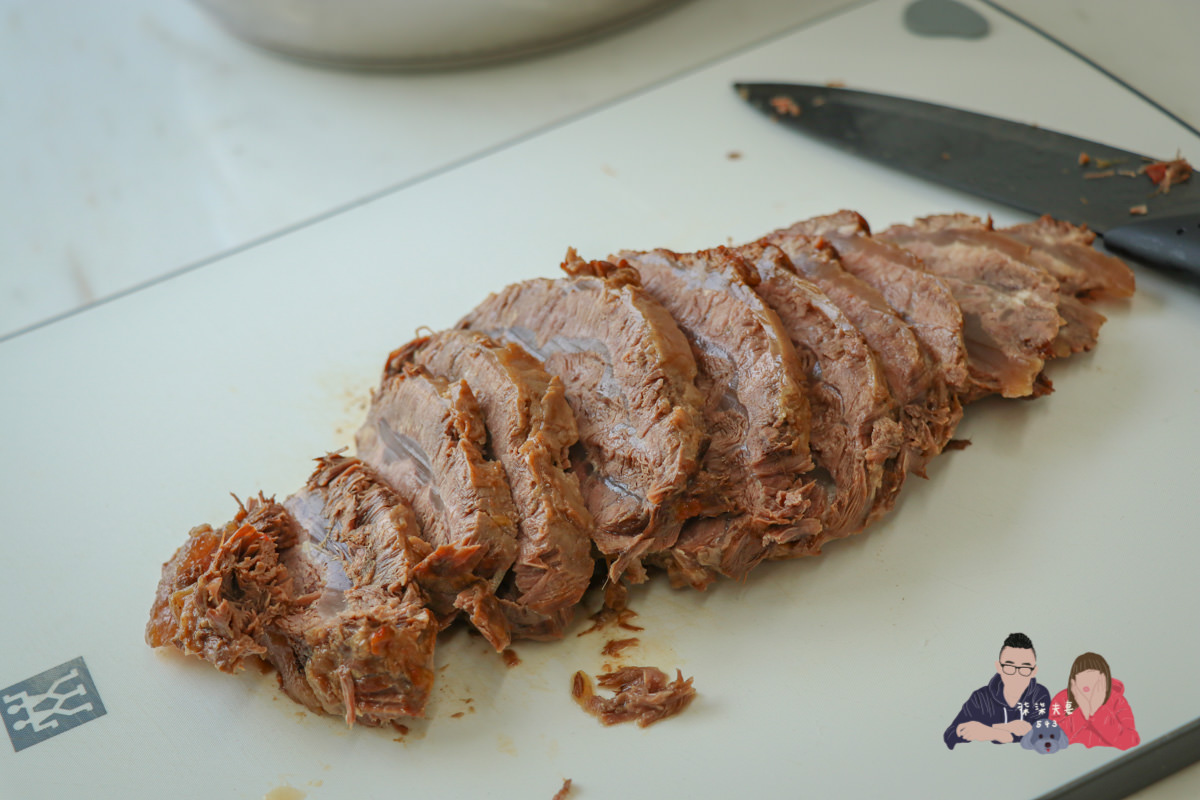 紅燒番茄牛肉麵食譜》5分鐘教你快速做出紅燒牛肉麵，我居然意外複製了滿漢大餐的味道？