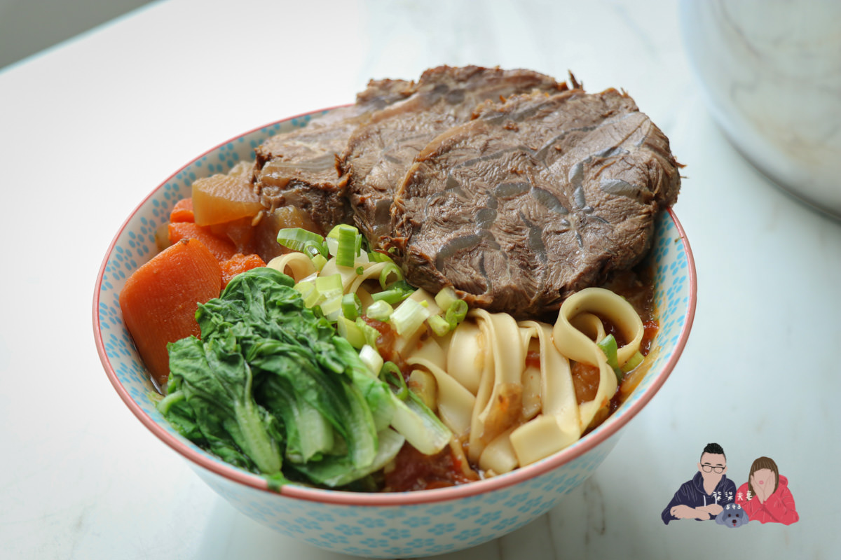 紅燒番茄牛肉麵食譜》5分鐘教你快速做出紅燒牛肉麵，我居然意外複製了滿漢大餐的味道？