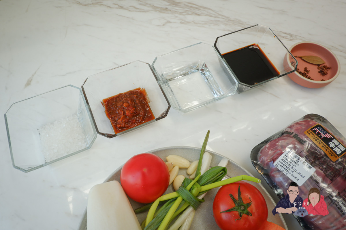 紅燒番茄牛肉麵食譜》5分鐘教你快速做出紅燒牛肉麵，我居然意外複製了滿漢大餐的味道？