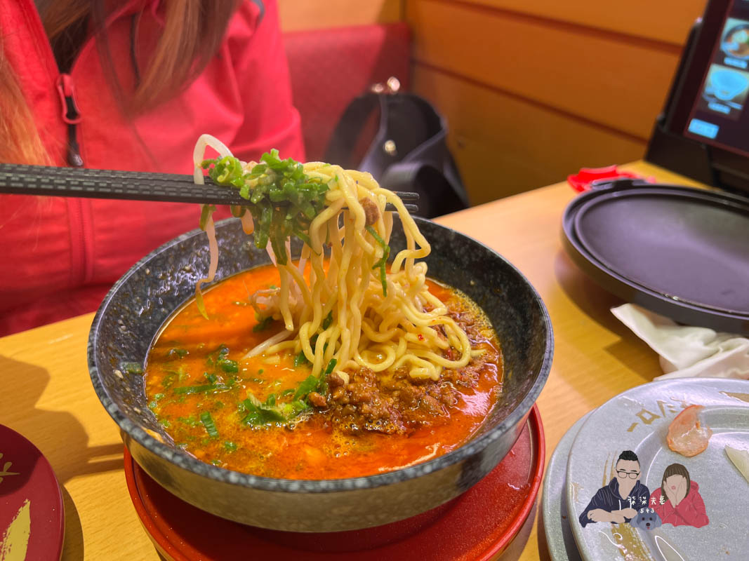 壽司郎美食圖鑑》吃過的91款餐點/甜點,哪些推薦哪些雷?期間限定好吃嗎?持續更新中! - 第67張圖 壽司郎紅油擔擔麵-1