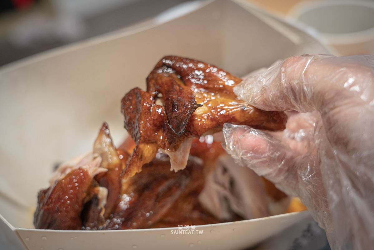 大仁哥蔗香脆皮桶仔雞》真的有這麼好吃嗎？刷手速才搶得到爆紅烤雞！