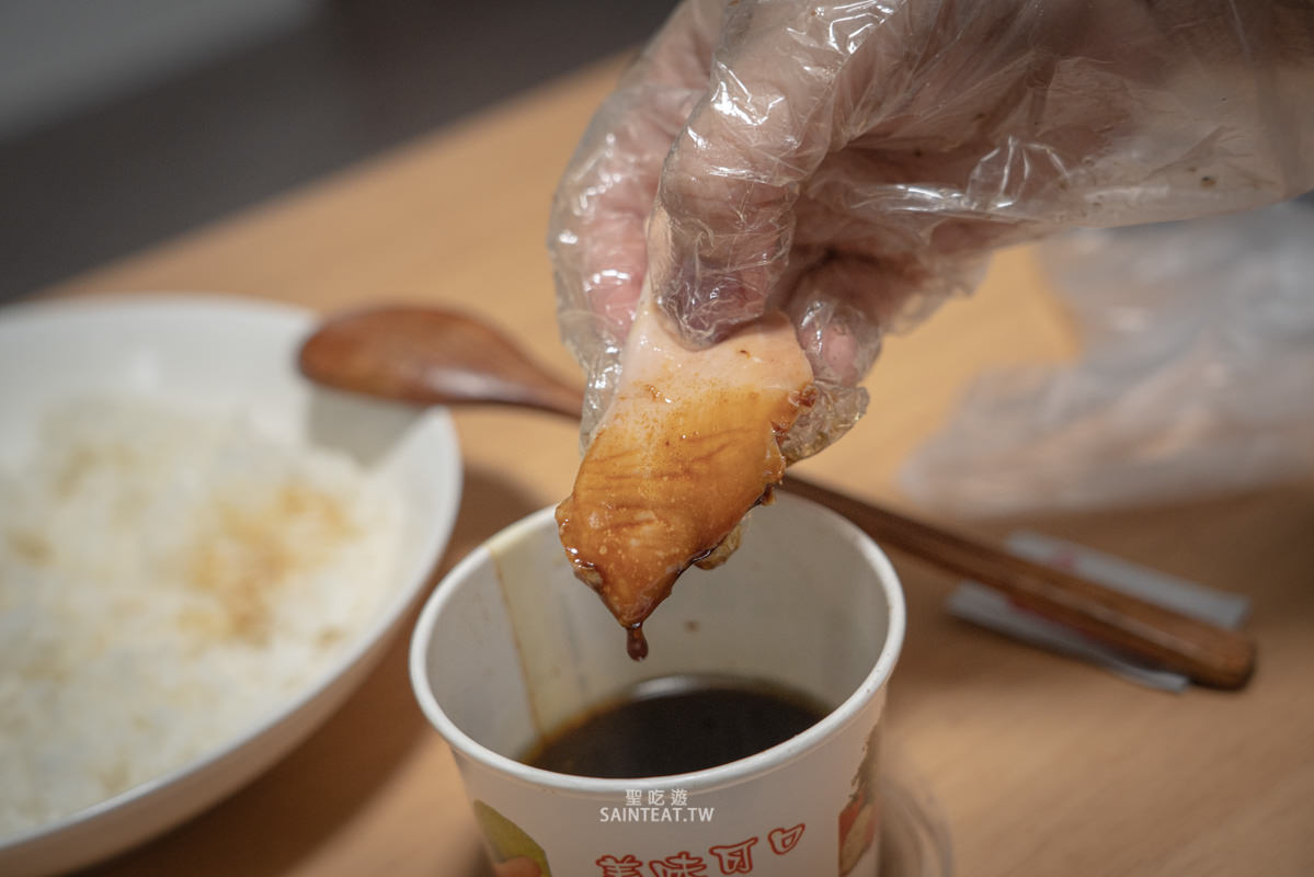 大仁哥蔗香脆皮桶仔雞》真的有這麼好吃嗎？刷手速才搶得到爆紅烤雞！