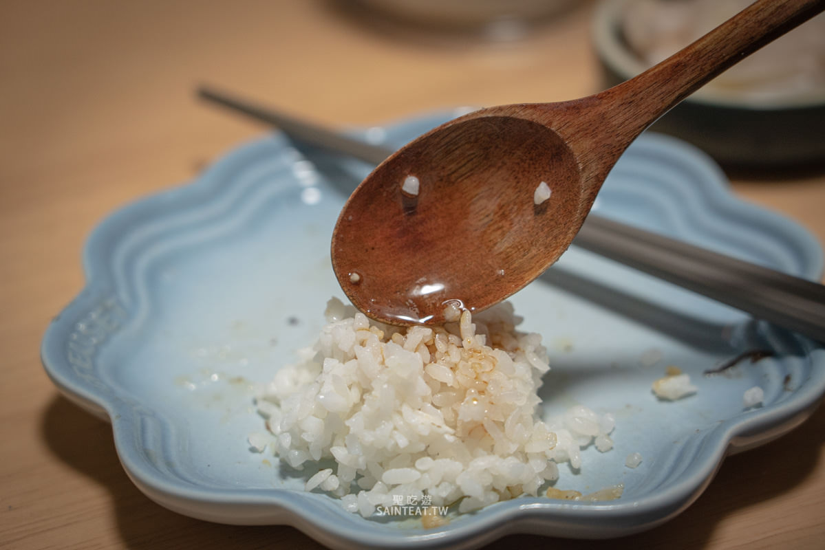 大仁哥蔗香脆皮桶仔雞》真的有這麼好吃嗎？刷手速才搶得到爆紅烤雞！