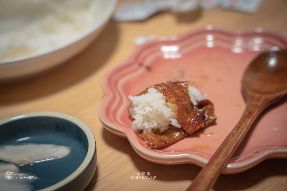 大仁哥蔗香脆皮桶仔雞》真的有這麼好吃嗎？刷手速才搶得到爆紅烤雞！