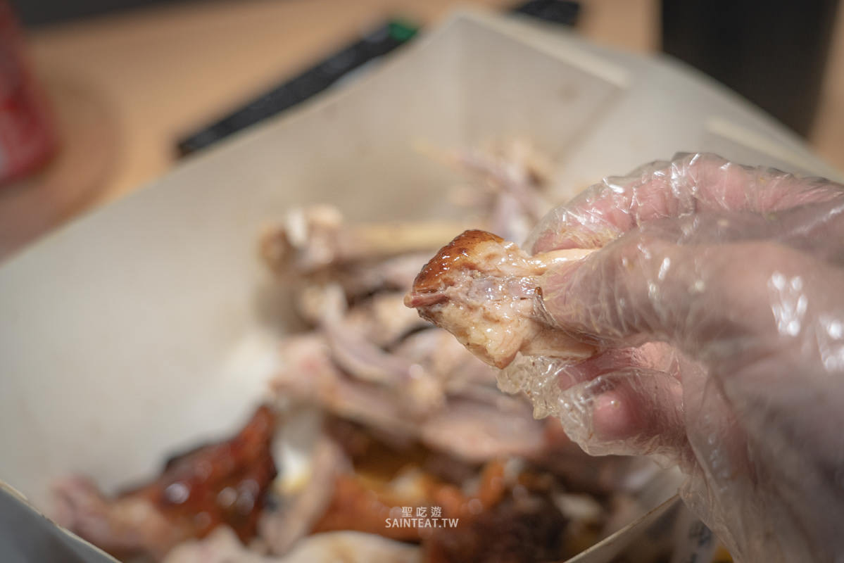 大仁哥蔗香脆皮桶仔雞》真的有這麼好吃嗎？刷手速才搶得到爆紅烤雞！