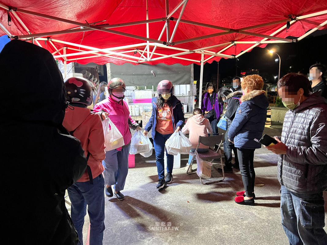 大仁哥蔗香脆皮桶仔雞》真的有這麼好吃嗎？刷手速才搶得到爆紅烤雞！