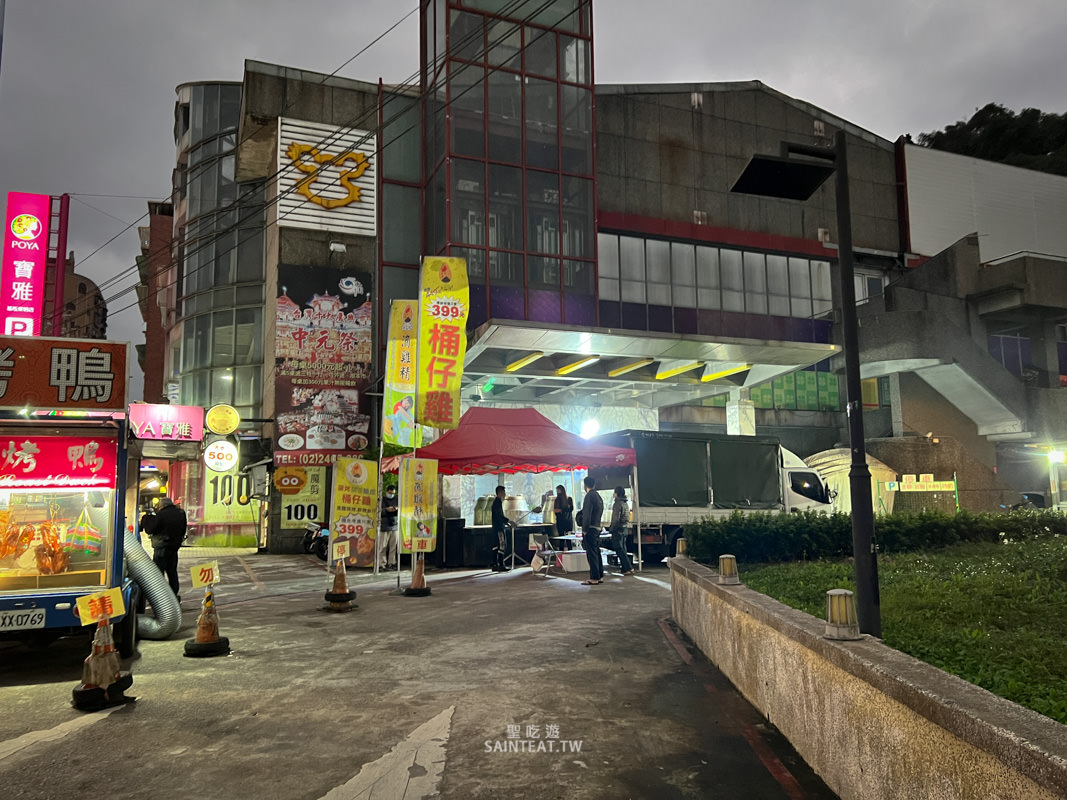 大仁哥蔗香脆皮桶仔雞》真的有這麼好吃嗎？刷手速才搶得到爆紅烤雞！