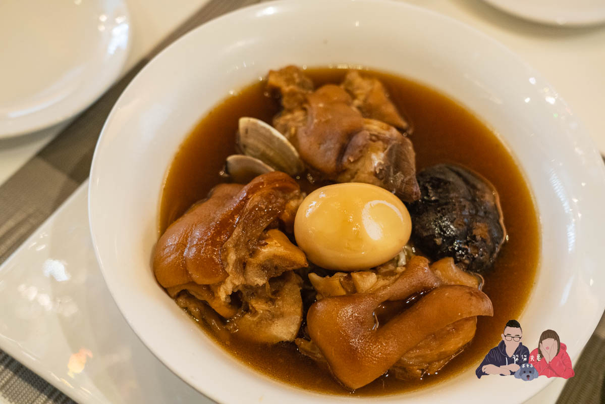 天下三絕》貴但物有所值的台北牛肉麵名店，生日還有免費豬腳麵可以吃，無愧連續4年的米其林餐盤餐廳！