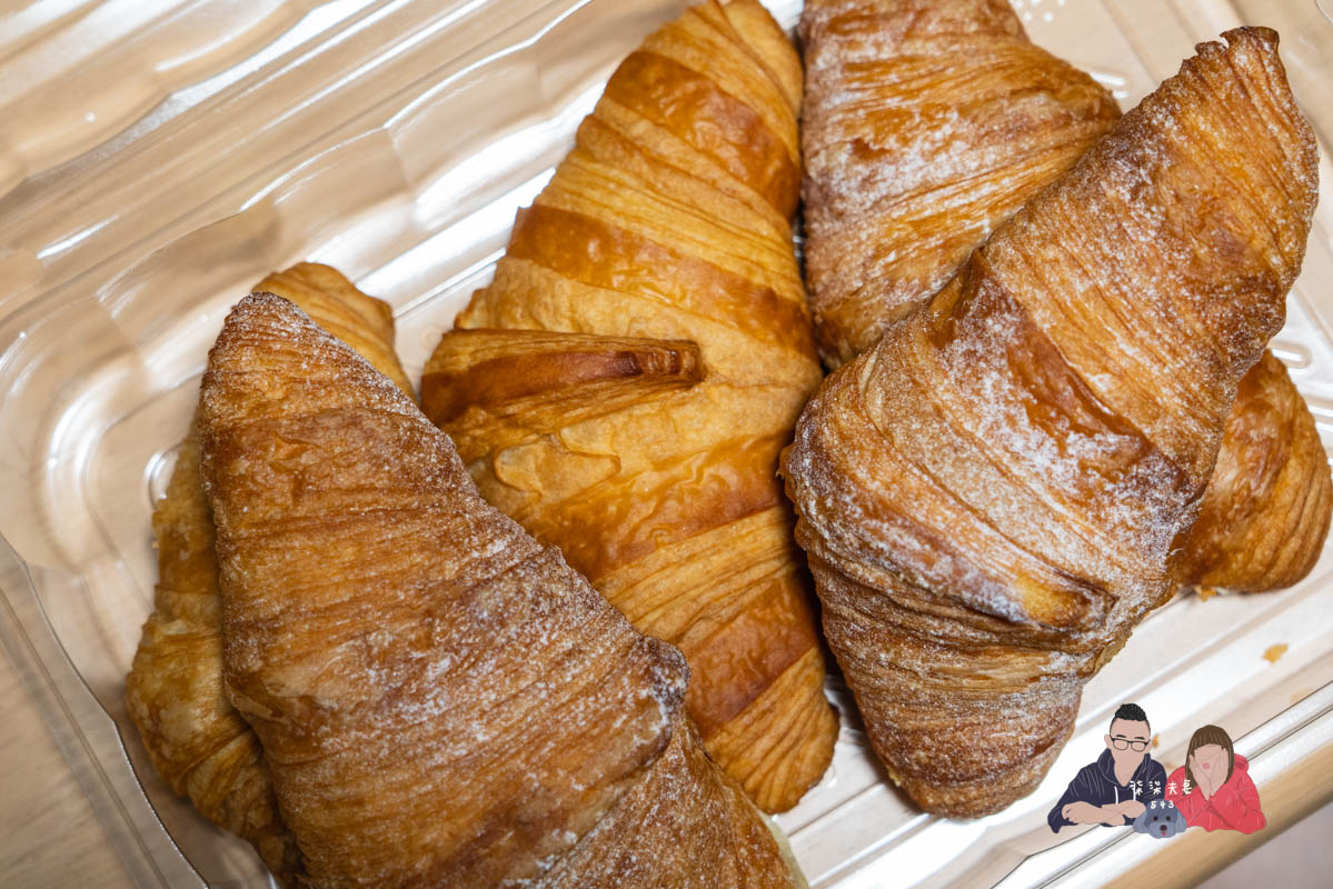 綜合草莓卡士達可鬆麵包評價》好事多甜點開箱,爆漿甜點值得買嗎? - 第4張圖 綜合草莓卡士達可鬆麵包評價》好事多甜點開箱,爆漿甜點值得買嗎?