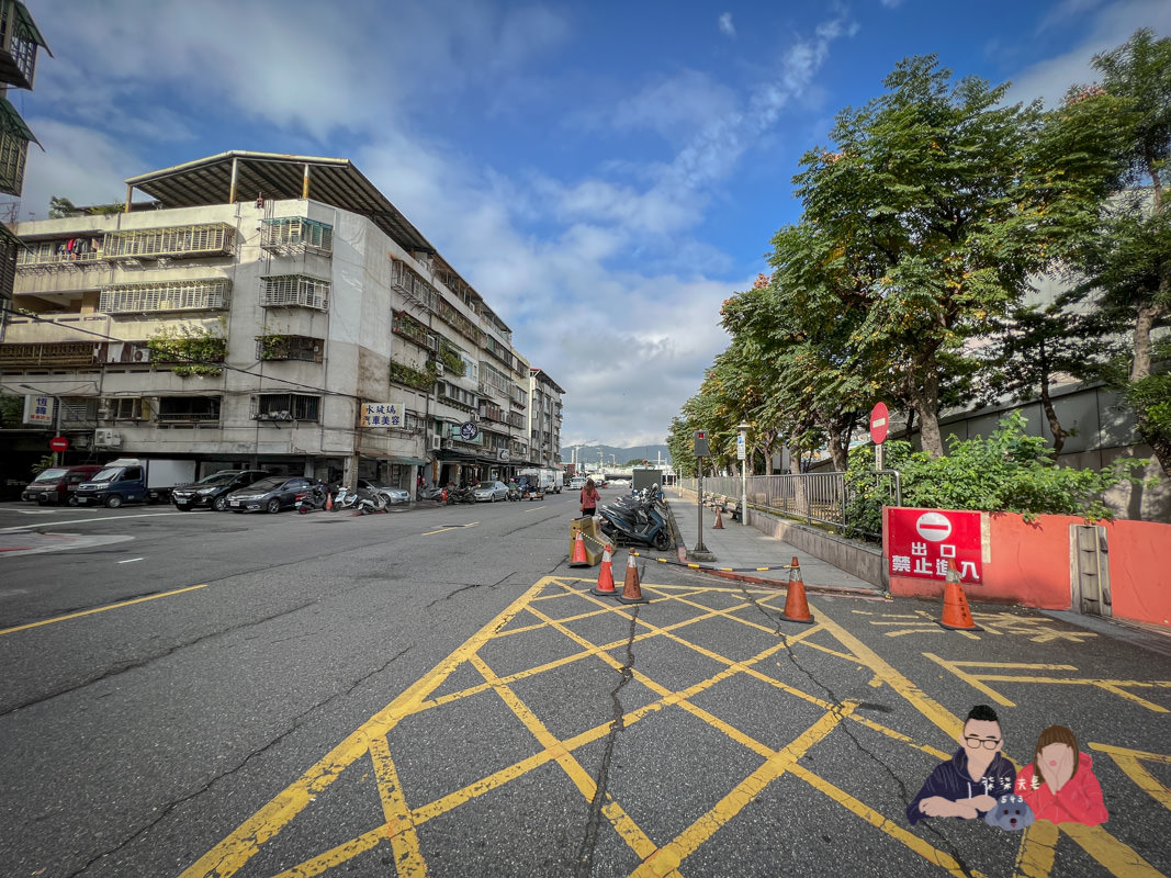 安安生魚片專賣店》安安海鮮搬家了！濱江市場生魚片名店有店面了～