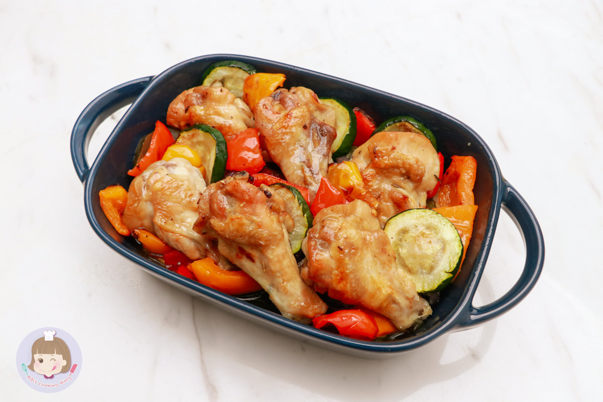 烤箱料理》蔥油香料烤雞腿食譜|中西融合的搭配清爽又好吃! - 第1張圖 烤箱料理》蔥油香料烤雞腿食譜|中西融合的搭配清爽又好吃!