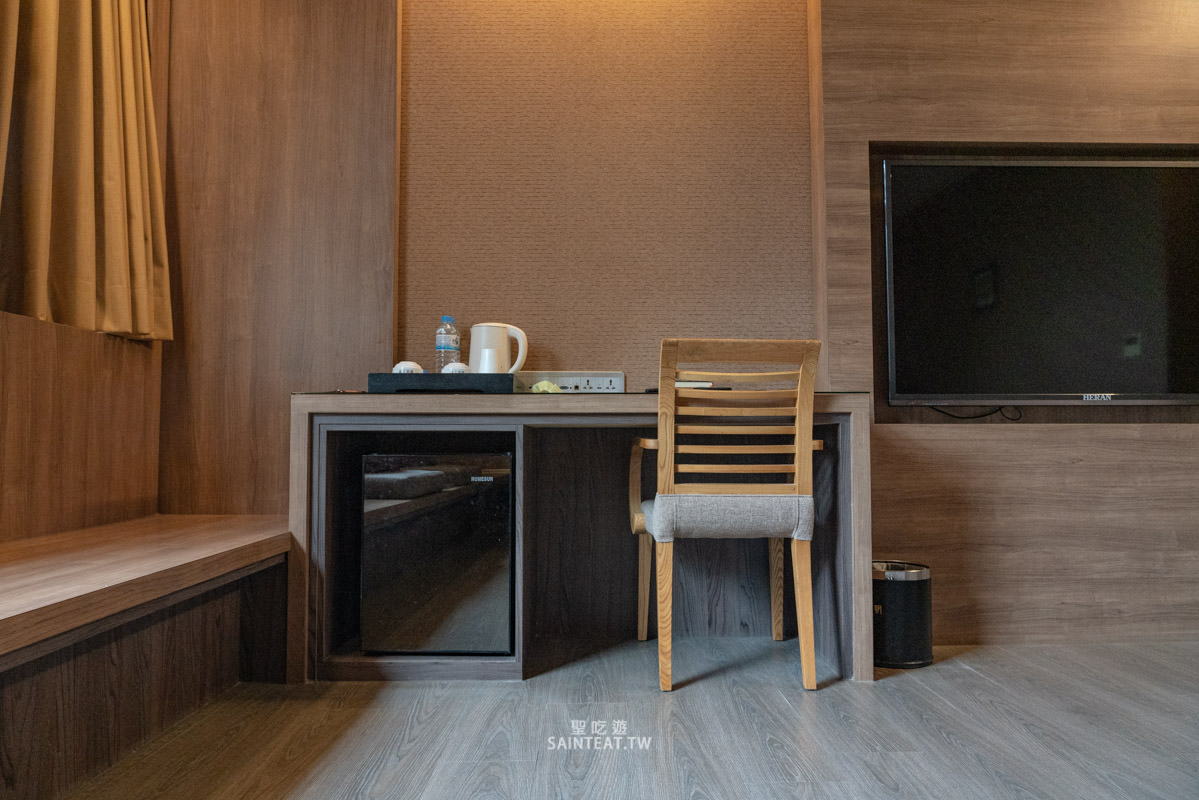 御品王朝旅店》雲林住宿|應該算是乾淨的汽車旅館,飯店很漂亮,房間超大!但早餐蠻弱的。 - 第17張圖 御品王朝旅店》雲林住宿|應該算是乾淨的汽車旅館,飯店很漂亮,房間超大!但早餐蠻弱的。