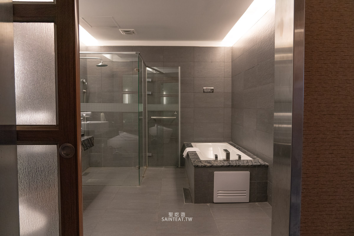 御品王朝旅店》雲林住宿|應該算是乾淨的汽車旅館,飯店很漂亮,房間超大!但早餐蠻弱的。 - 第22張圖 御品王朝旅店》雲林住宿|應該算是乾淨的汽車旅館,飯店很漂亮,房間超大!但早餐蠻弱的。