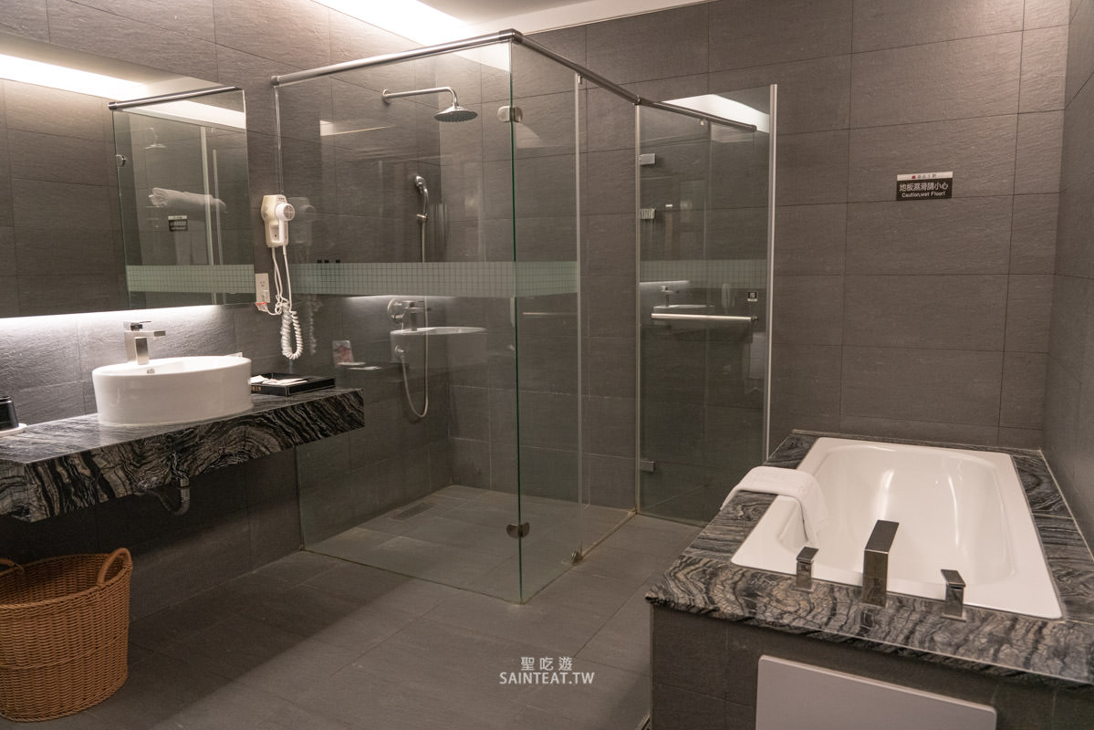 御品王朝旅店》雲林住宿|應該算是乾淨的汽車旅館,飯店很漂亮,房間超大!但早餐蠻弱的。 - 第27張圖 御品王朝旅店》雲林住宿|應該算是乾淨的汽車旅館,飯店很漂亮,房間超大!但早餐蠻弱的。