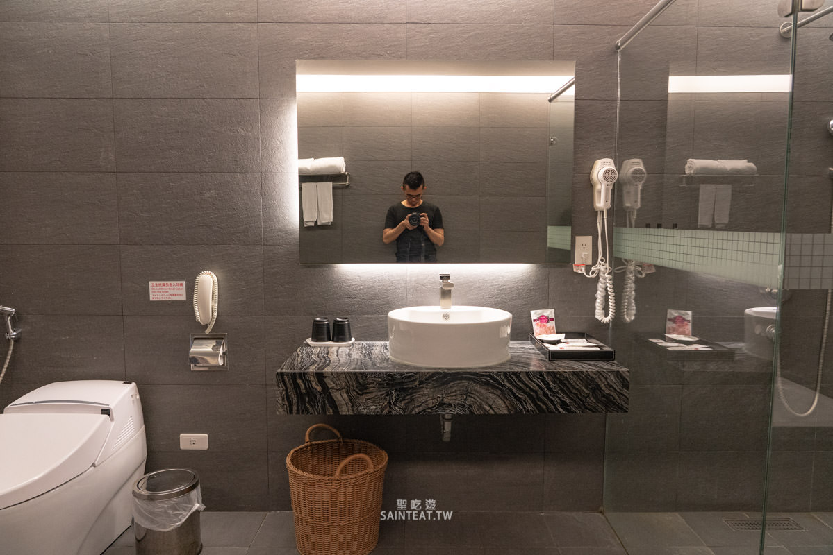 御品王朝旅店》雲林住宿|應該算是乾淨的汽車旅館,飯店很漂亮,房間超大!但早餐蠻弱的。 - 第24張圖 御品王朝旅店》雲林住宿|應該算是乾淨的汽車旅館,飯店很漂亮,房間超大!但早餐蠻弱的。