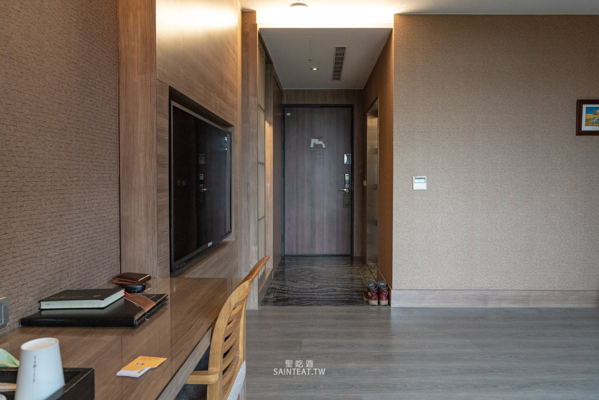 御品王朝旅店》雲林住宿｜應該算是乾淨的汽車旅館，飯店很漂亮，房間超大！但早餐蠻弱的。