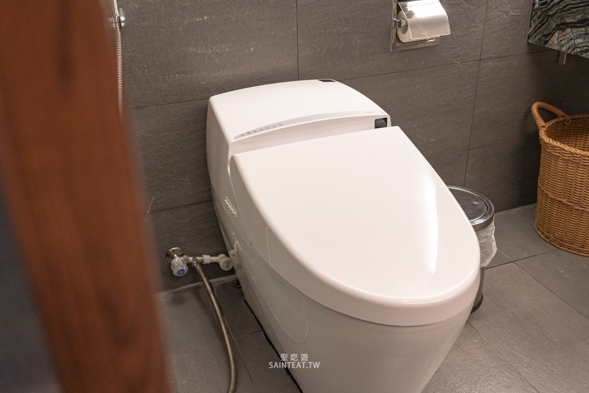 御品王朝旅店》雲林住宿|應該算是乾淨的汽車旅館,飯店很漂亮,房間超大!但早餐蠻弱的。 - 第25張圖 御品王朝旅店》雲林住宿|應該算是乾淨的汽車旅館,飯店很漂亮,房間超大!但早餐蠻弱的。