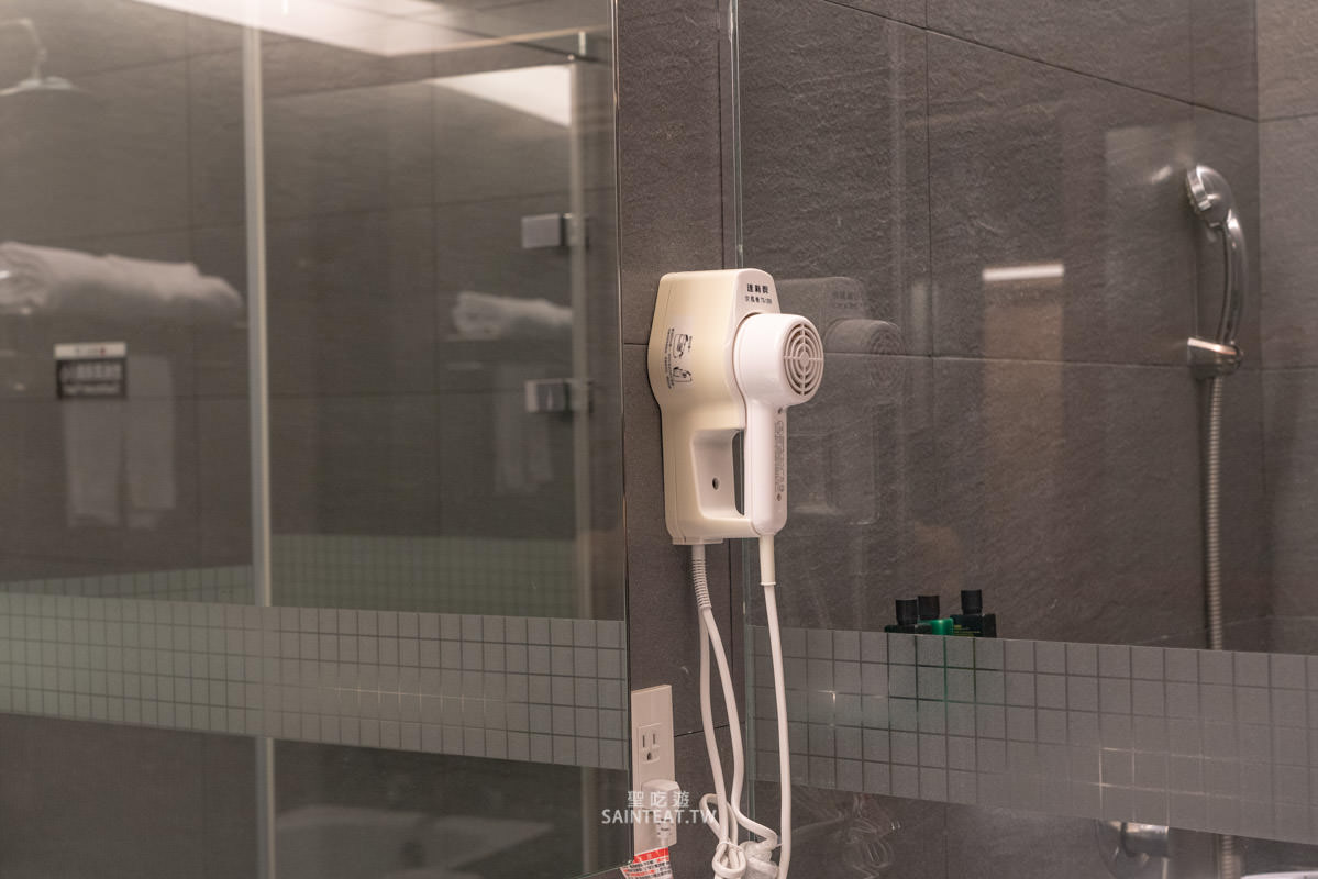 御品王朝旅店》雲林住宿|應該算是乾淨的汽車旅館,飯店很漂亮,房間超大!但早餐蠻弱的。 - 第26張圖 御品王朝旅店》雲林住宿|應該算是乾淨的汽車旅館,飯店很漂亮,房間超大!但早餐蠻弱的。