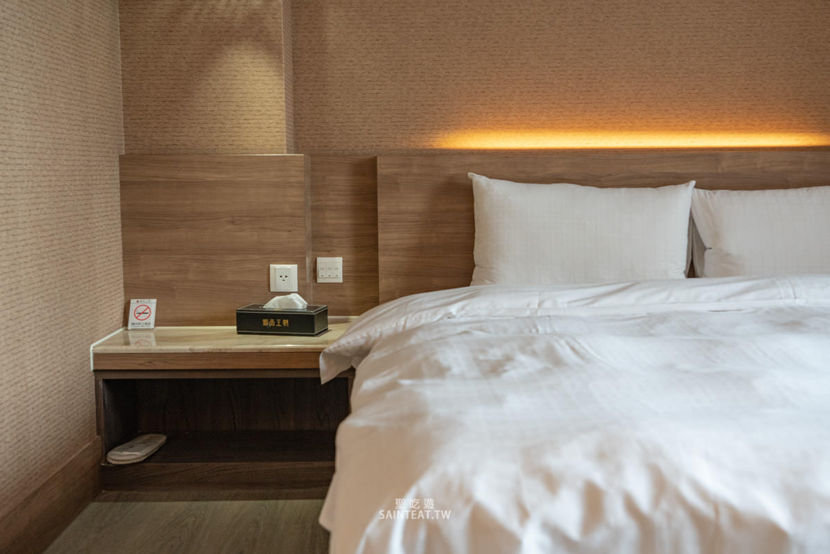 御品王朝旅店》雲林住宿|應該算是乾淨的汽車旅館,飯店很漂亮,房間超大!但早餐蠻弱的。 - 第21張圖 御品王朝旅店》雲林住宿|應該算是乾淨的汽車旅館,飯店很漂亮,房間超大!但早餐蠻弱的。