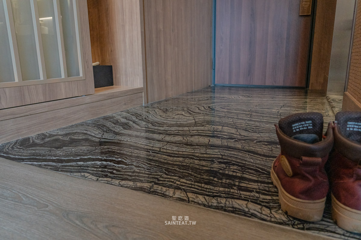 御品王朝旅店》雲林住宿|應該算是乾淨的汽車旅館,飯店很漂亮,房間超大!但早餐蠻弱的。 - 第13張圖 御品王朝旅店》雲林住宿|應該算是乾淨的汽車旅館,飯店很漂亮,房間超大!但早餐蠻弱的。