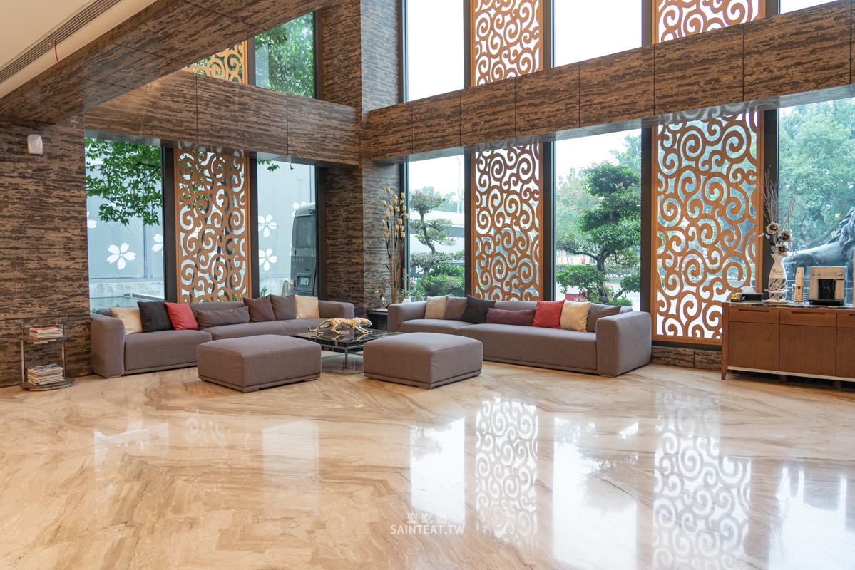 御品王朝旅店》雲林住宿｜應該算是乾淨的汽車旅館，飯店很漂亮，房間超大！但早餐蠻弱的。