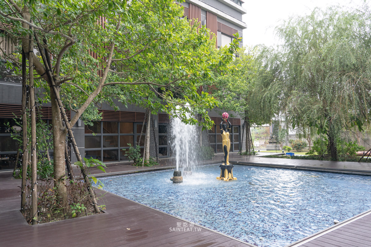 御品王朝旅店》雲林住宿｜應該算是乾淨的汽車旅館，飯店很漂亮，房間超大！但早餐蠻弱的。