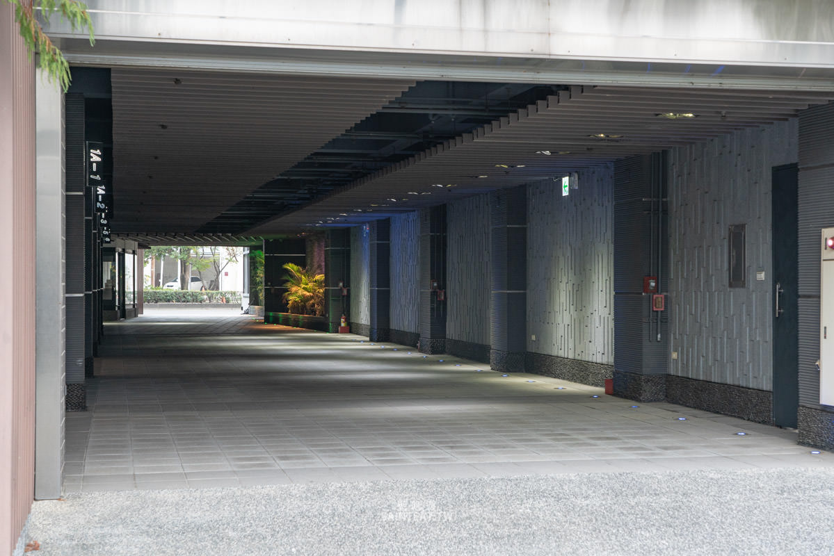 御品王朝旅店》雲林住宿|應該算是乾淨的汽車旅館,飯店很漂亮,房間超大!但早餐蠻弱的。 - 第31張圖 御品王朝旅店》雲林住宿|應該算是乾淨的汽車旅館,飯店很漂亮,房間超大!但早餐蠻弱的。