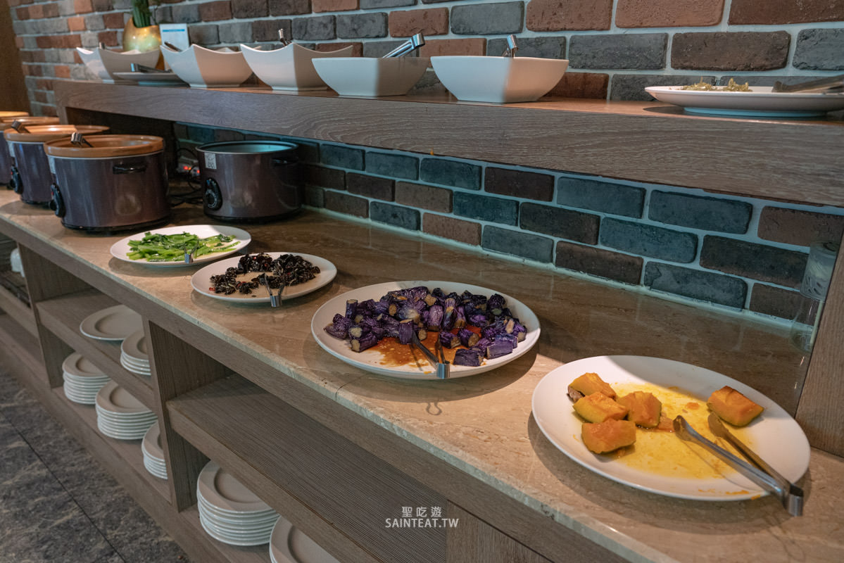 御品王朝旅店》雲林住宿｜應該算是乾淨的汽車旅館，飯店很漂亮，房間超大！但早餐蠻弱的。