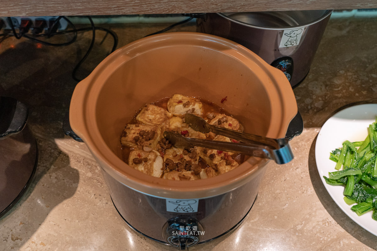 御品王朝旅店》雲林住宿｜應該算是乾淨的汽車旅館，飯店很漂亮，房間超大！但早餐蠻弱的。