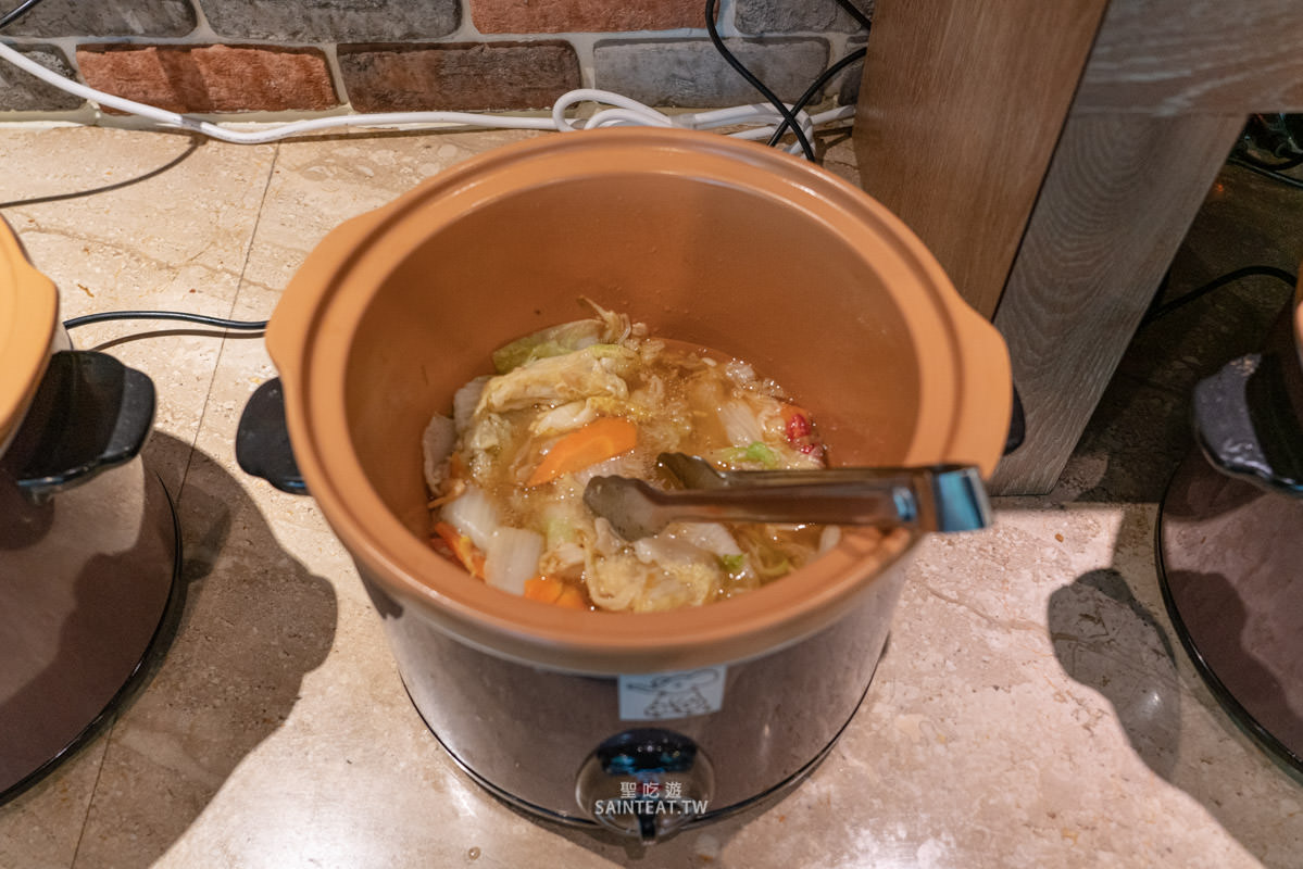 御品王朝旅店》雲林住宿｜應該算是乾淨的汽車旅館，飯店很漂亮，房間超大！但早餐蠻弱的。