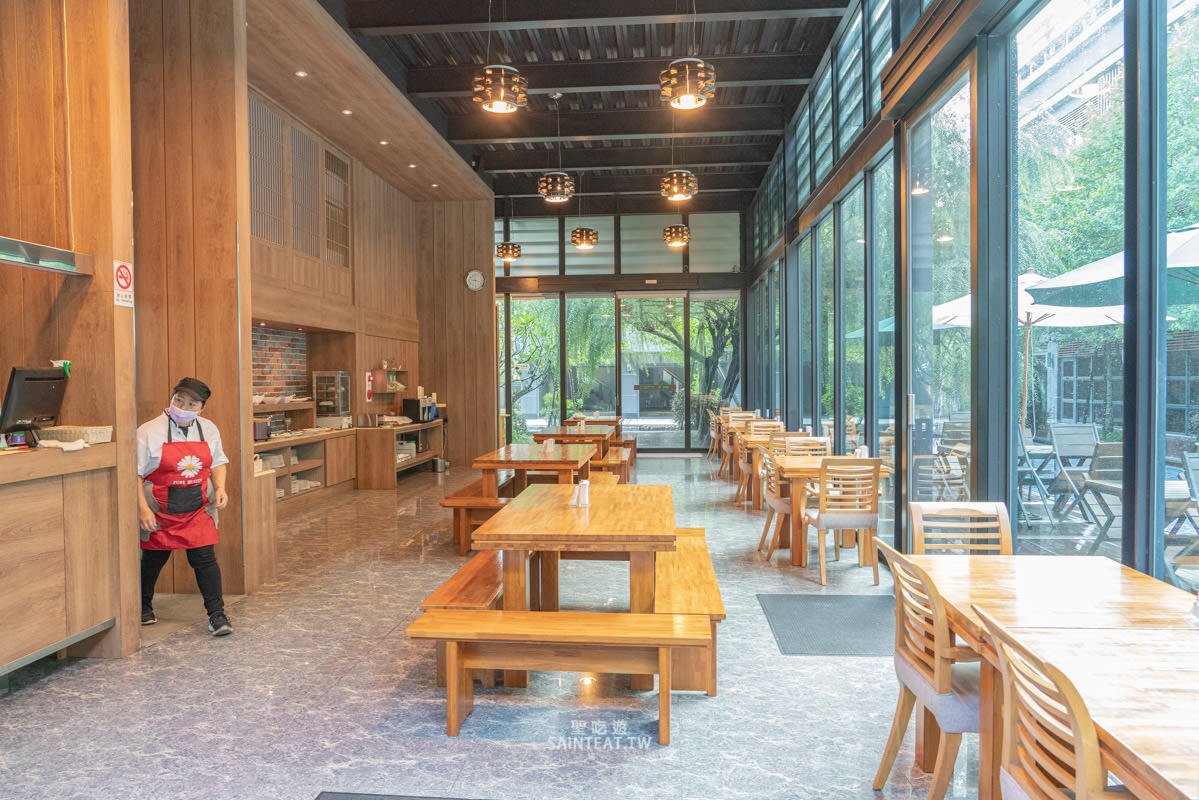 御品王朝旅店》雲林住宿|應該算是乾淨的汽車旅館,飯店很漂亮,房間超大!但早餐蠻弱的。 - 第42張圖 御品王朝旅店》雲林住宿|應該算是乾淨的汽車旅館,飯店很漂亮,房間超大!但早餐蠻弱的。