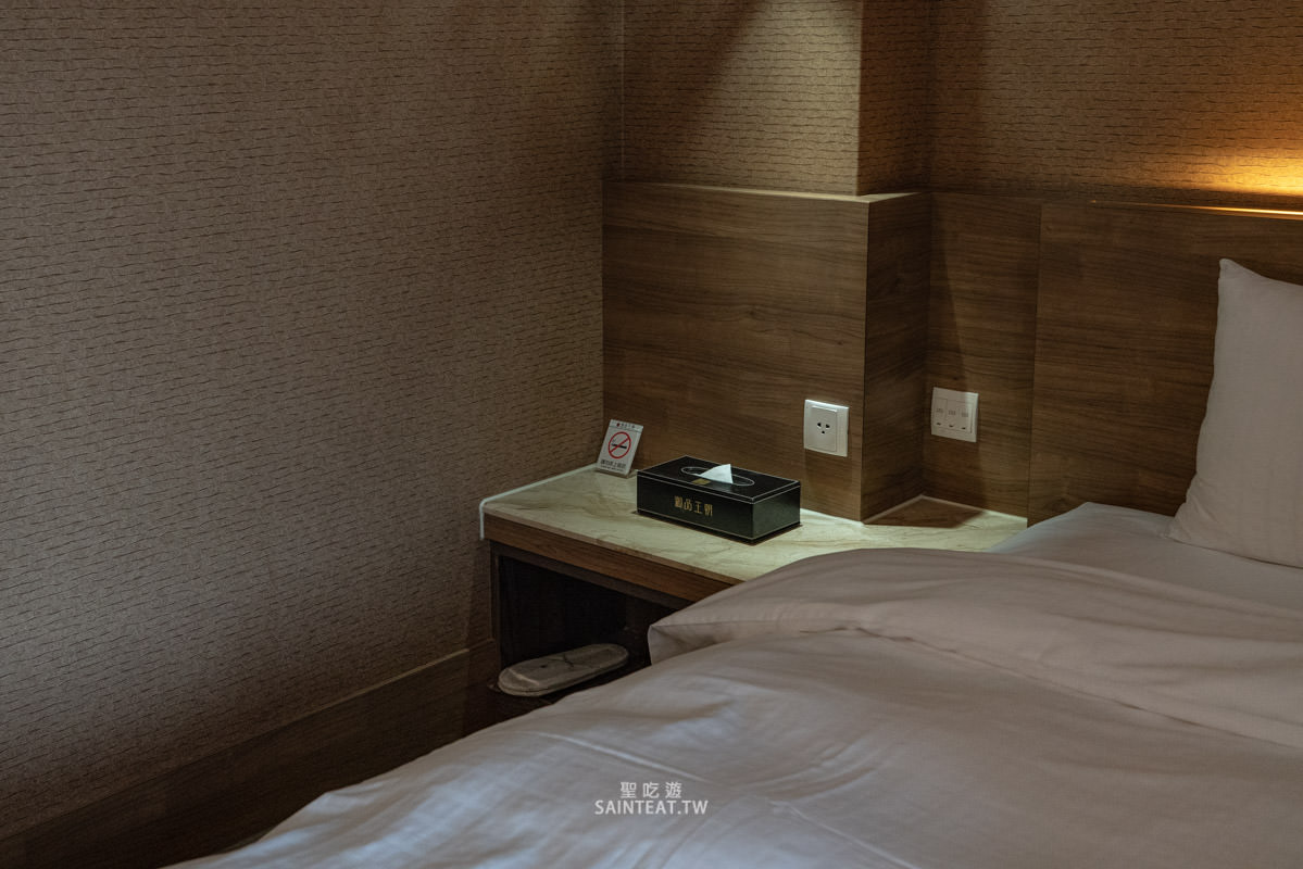 御品王朝旅店》雲林住宿｜應該算是乾淨的汽車旅館，飯店很漂亮，房間超大！但早餐蠻弱的。