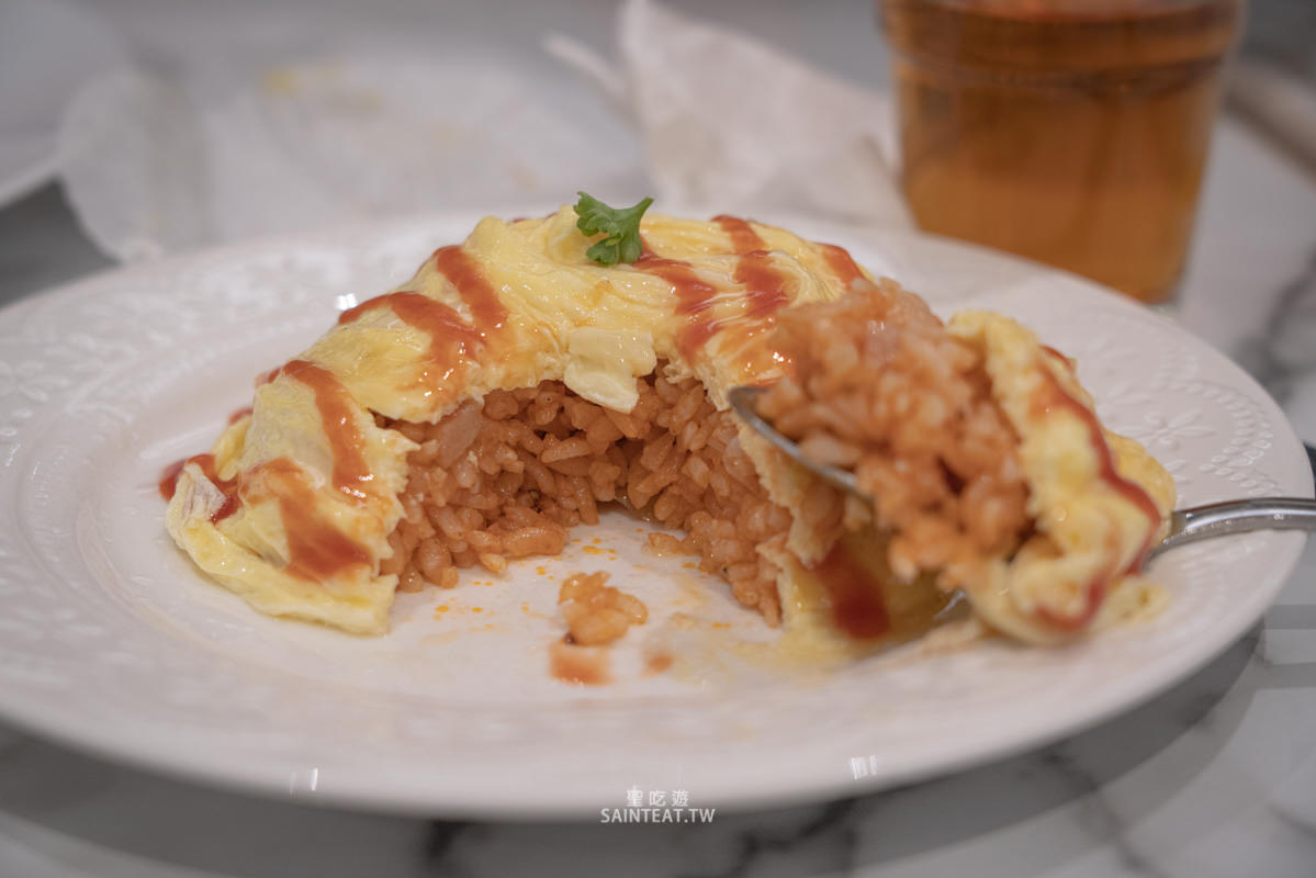 台北甜點吃到飽》徹斯叔叔的咖啡廳｜90分鐘爽吃甜點拉麵蛋包飯，一定可以吃回本，但我覺得不用特地來吃啦……。