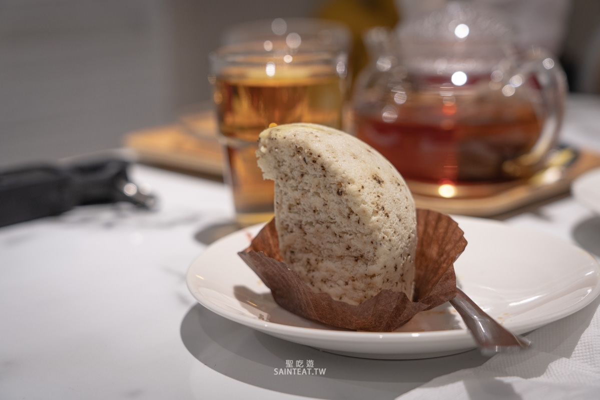 台北甜點吃到飽》徹斯叔叔的咖啡廳｜90分鐘爽吃甜點拉麵蛋包飯，一定可以吃回本，但我覺得不用特地來吃啦……。