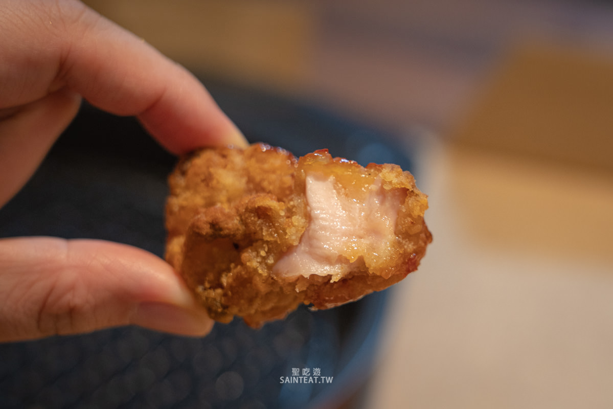 2021必勝客新口味》冬蔭功蝦餅比薩值得一吃，我還蠻喜歡的，但泰式酸甜唐揚雞真的爛！