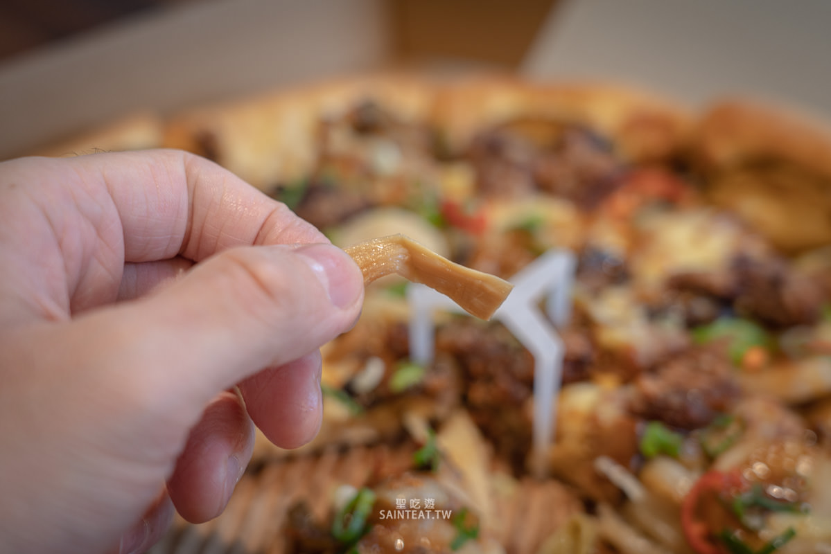 摘星佛跳牆比薩》必勝客x金蓬萊|掃雷大隊真實評價,新口味披薩值得買來吃嗎!? - 第18張圖 摘星佛跳牆比薩》必勝客x金蓬萊|掃雷大隊真實評價,新口味披薩值得買來吃嗎!?