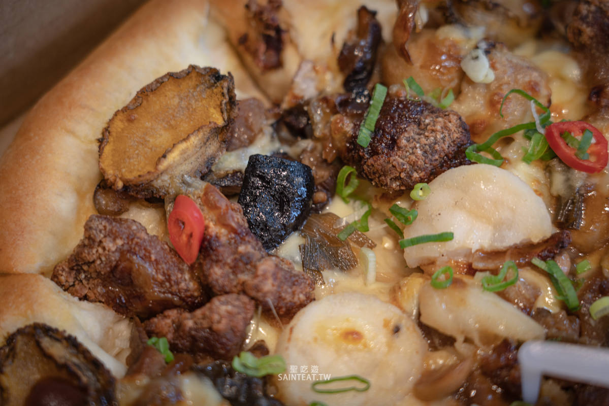 摘星佛跳牆比薩》必勝客x金蓬萊|掃雷大隊真實評價,新口味披薩值得買來吃嗎!? - 第14張圖 摘星佛跳牆比薩》必勝客x金蓬萊|掃雷大隊真實評價,新口味披薩值得買來吃嗎!?